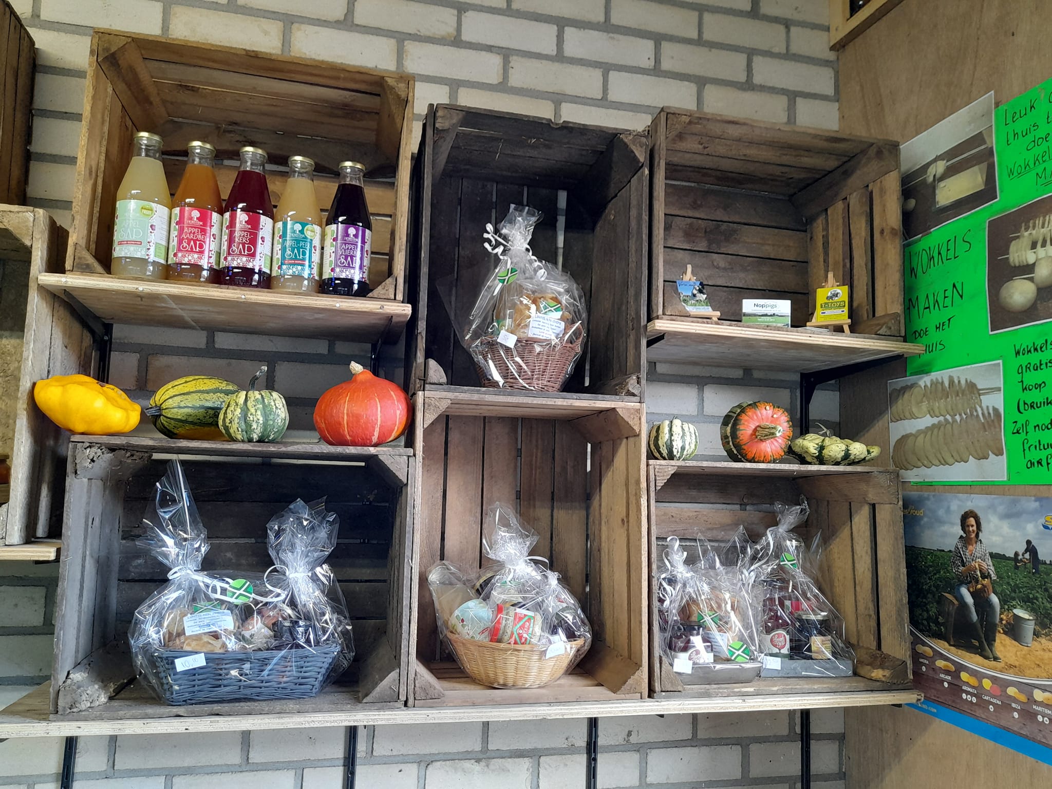 Boerderijwinkel Lensink heeft nu cadeau pakketten.